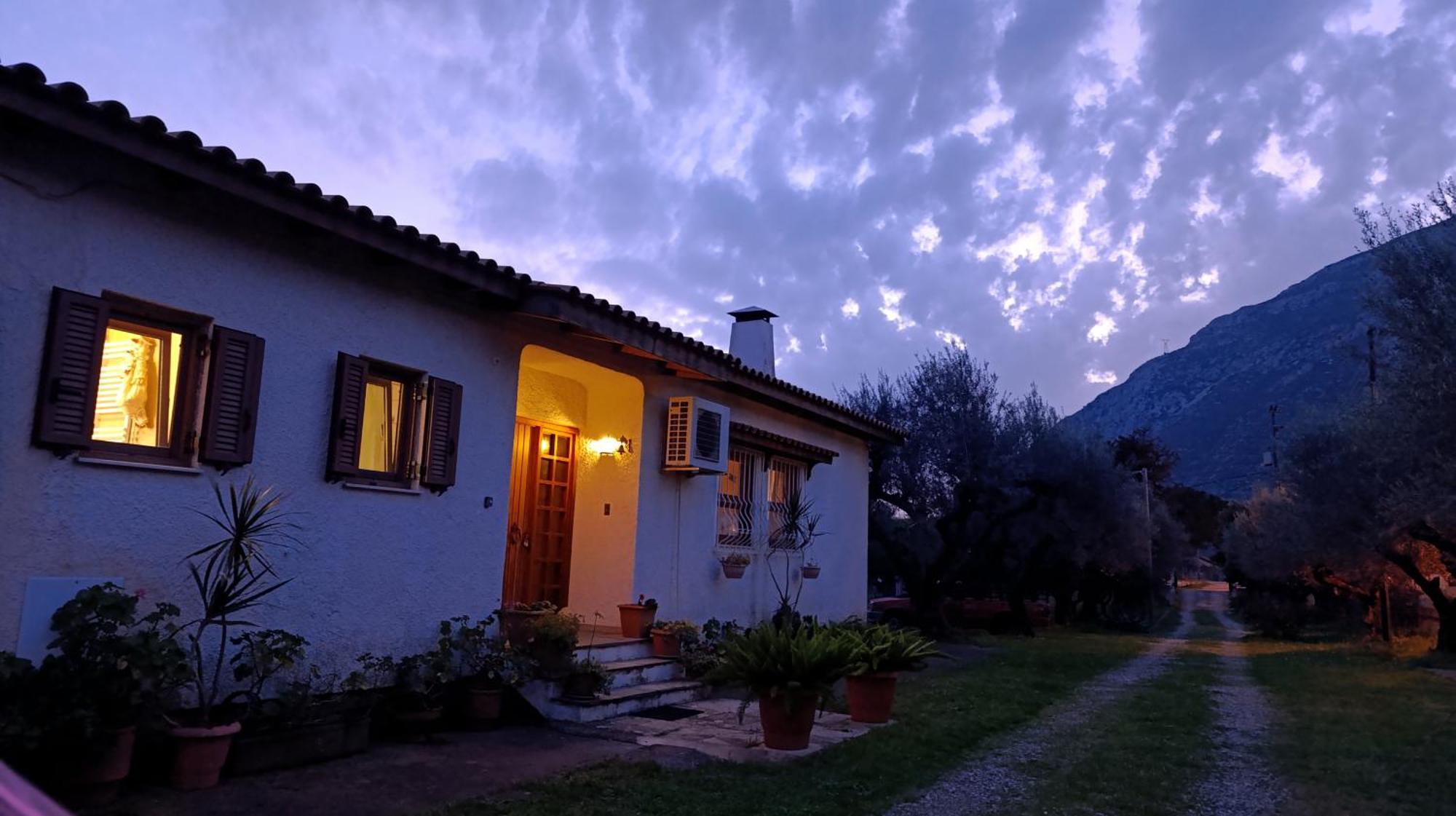 Nafpaktos Cottage By The Sea For Travelers And Dreamers! Exterior foto